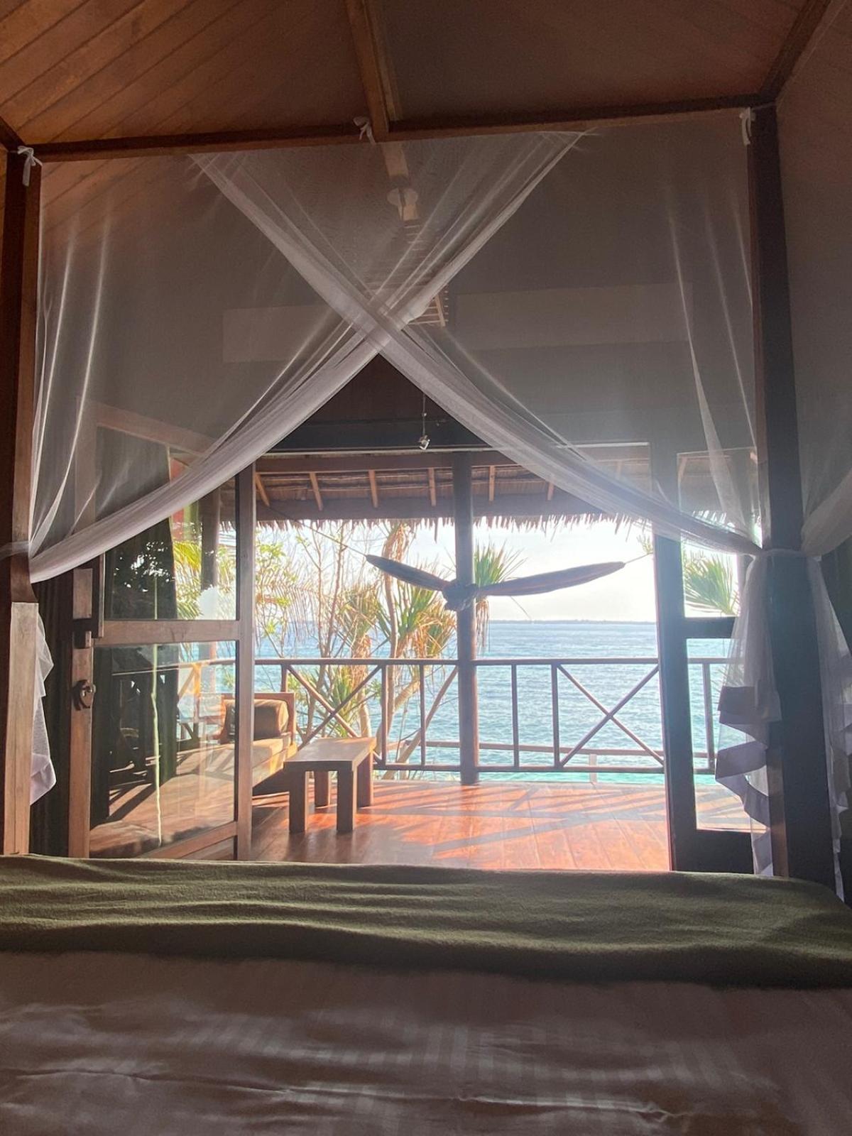 Nini'S Beach Bungalows Bira Rum bild