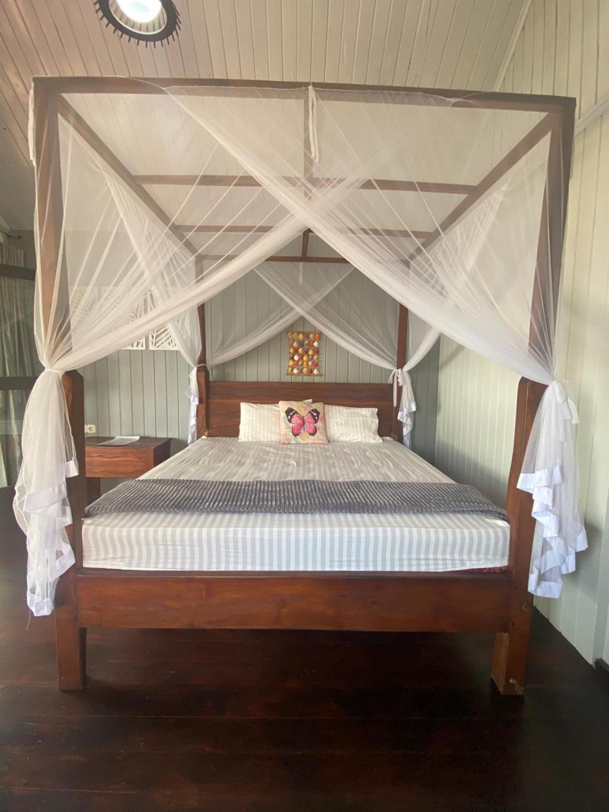 Nini'S Beach Bungalows Bira Rum bild